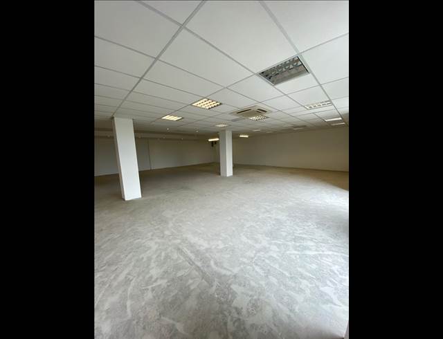 512M² OFFICE TO LET IN WOODSTOCK
