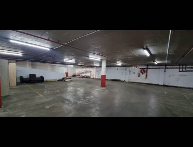 5,100M² WAREHOUSE TO LET IN LA ROCHELLE