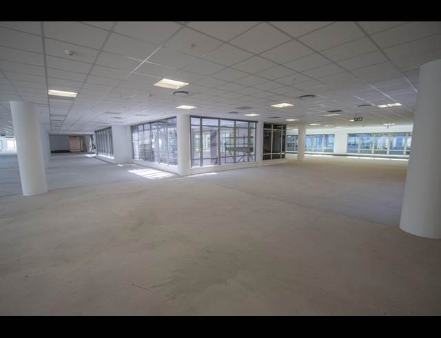 1,979M² OFFICE TO LET IN SANDTON CENTRAL