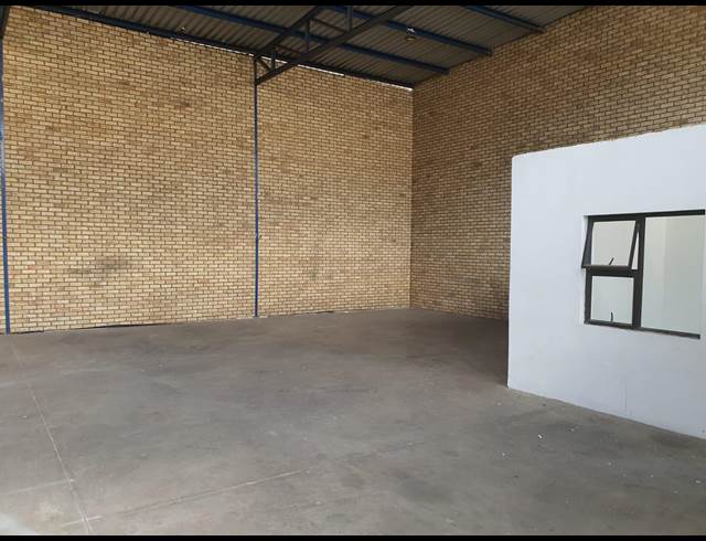 270M² WAREHOUSE TO LET IN TULISA PARK