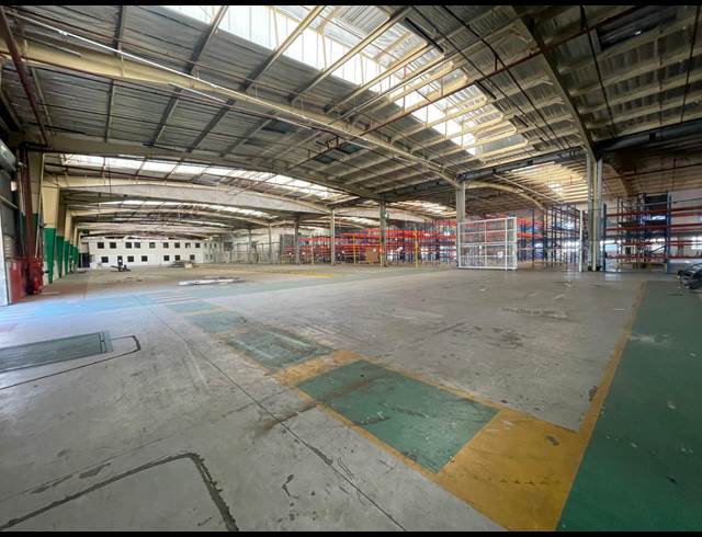 11,925M² WAREHOUSE TO LET IN HALFWAY HOUSE