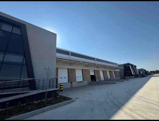 2,250M² WAREHOUSE TO LET IN AIRPORT PARK