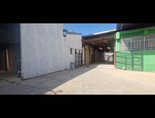 1,000M² WAREHOUSE TO LET IN SELBY