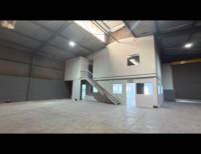 418M² WAREHOUSE TO LET IN MEADOWDALE