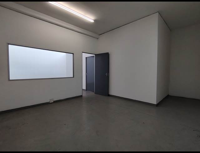 154M² WAREHOUSE TO LET IN STEELEDALE