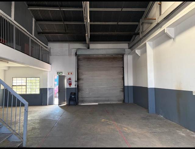 134M² WAREHOUSE TO LET IN STEELEDALE