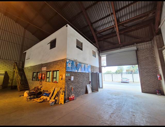 490M² WAREHOUSE TO LET IN DRIEHOEK