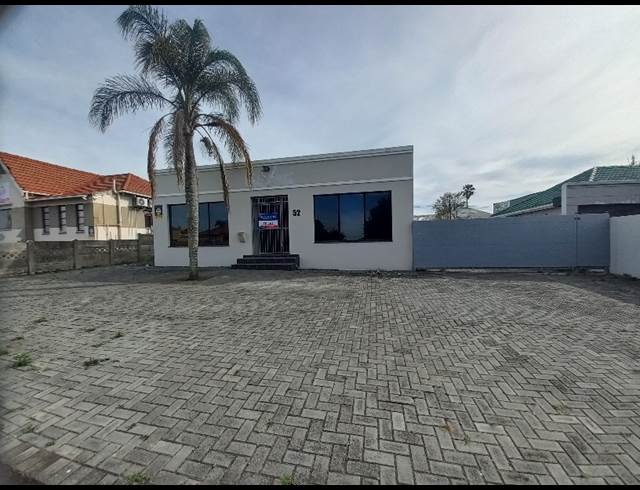 298M² BUSINESS CENTRE RENTED IN BEREA