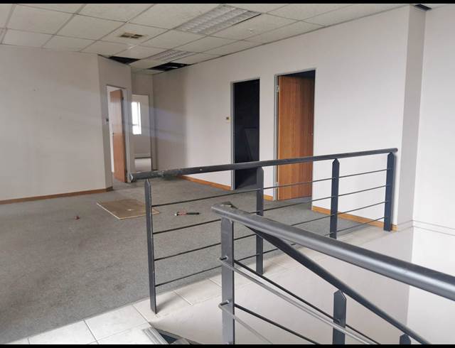 3,616M² WAREHOUSE TO LET IN MEADOWDALE