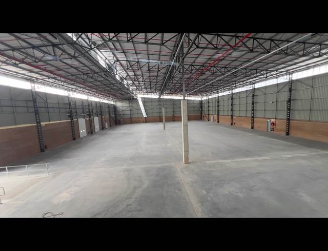 3,107M² WAREHOUSE TO LET IN AIRPORT PARK