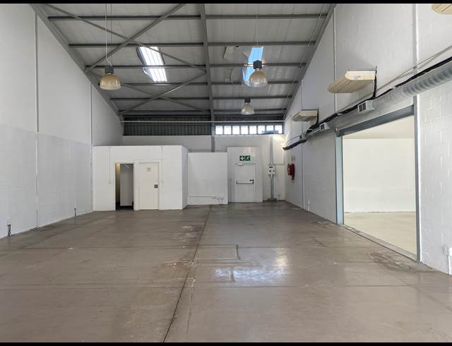 400M² RETAIL TO LET IN TOKAI