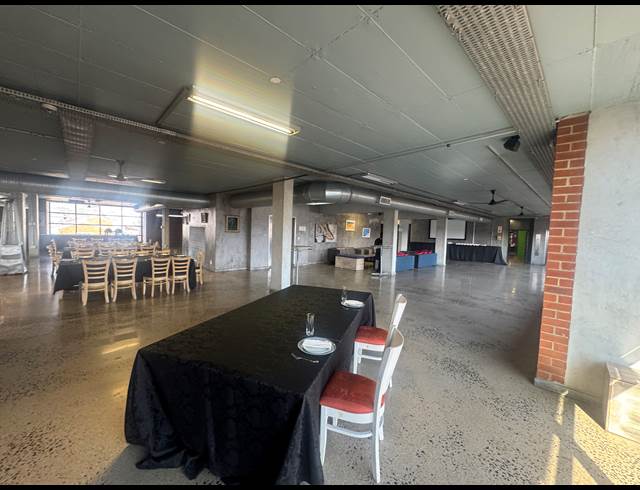 700M² SHOWROOM TO LET IN WYNBERG