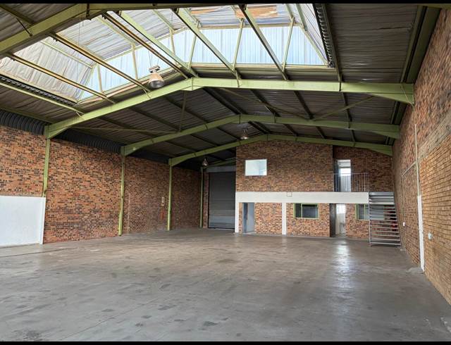 488M² WAREHOUSE TO LET IN PROLECON