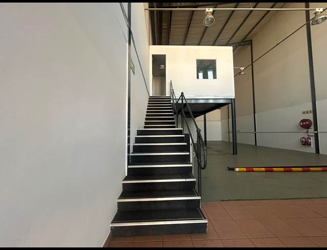 284M² WAREHOUSE TO LET IN MEADOWDALE