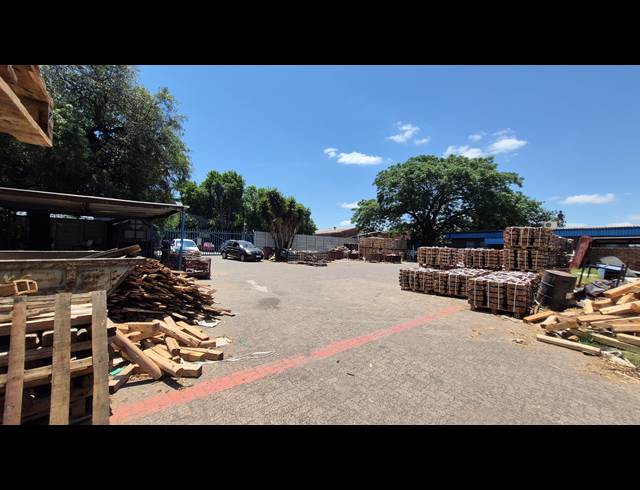 250M² INDUSTRIAL YARD TO LET IN APEX