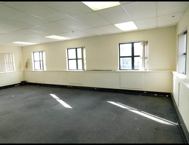 119M² OFFICE TO LET IN FERNDALE