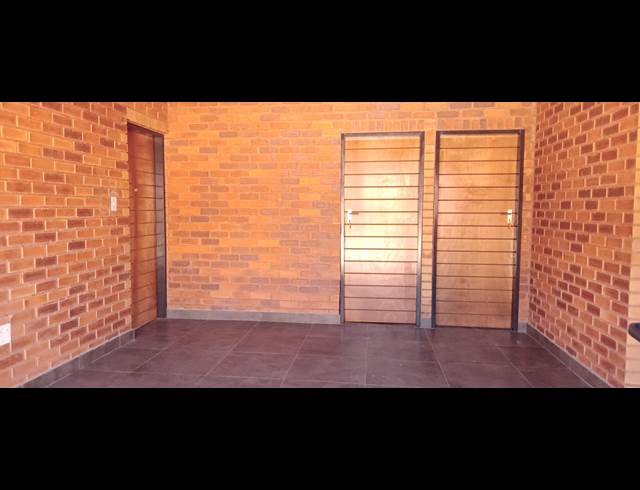 1,162M² WAREHOUSE TO LET IN ORMONDE