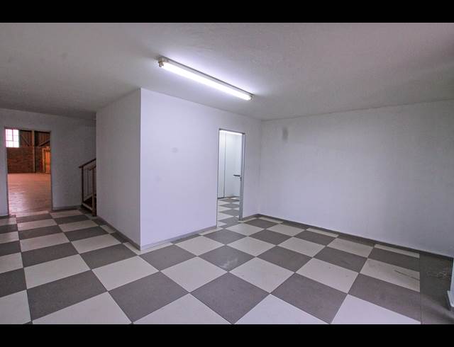 636.50M² WAREHOUSE TO LET IN KYA SANDS