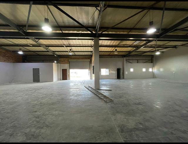 600M² WAREHOUSE TO LET IN LASER PARK