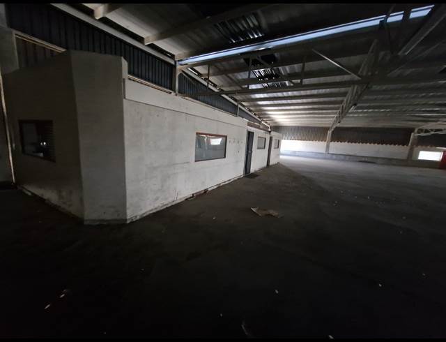 1,500M² WAREHOUSE TO LET IN BENROSE