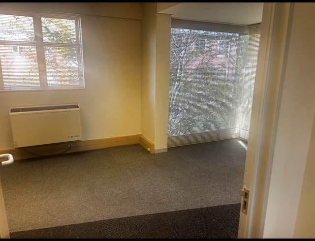 112M² BUILDING TO LET IN FOURWAYS