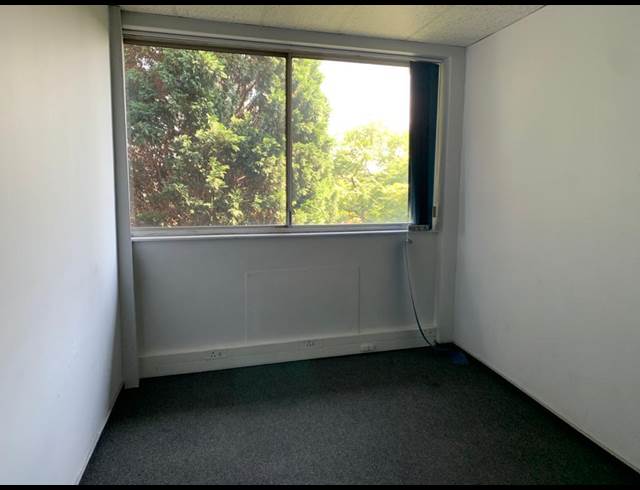 175M² OFFICE TO LET IN STRIJDOMPARK