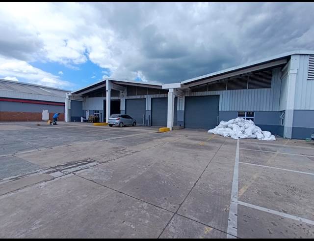 3,353M² WAREHOUSE TO LET IN NEW GERMANY