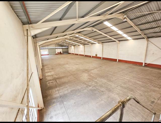 1,236M² WAREHOUSE TO LET IN CATO RIDGE