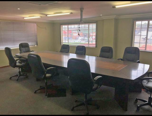 2,800M² WORKSHOP TO LET IN SEBENZA