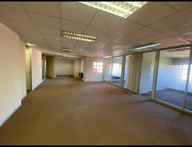 512M² OFFICE TO LET IN BRYANSTON