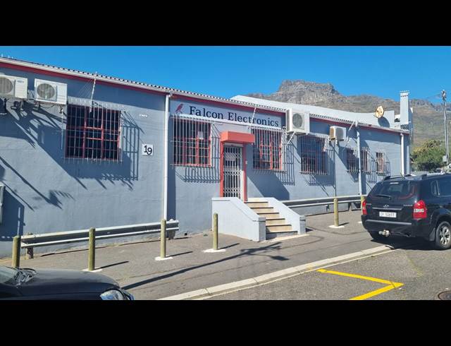 227M² FACTORY RENTED IN WOODSTOCK