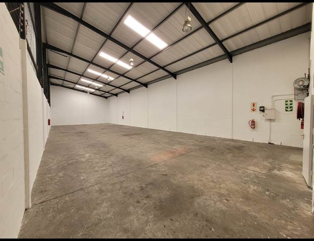 392M² WAREHOUSE TO LET IN KILLARNEY GARDENS