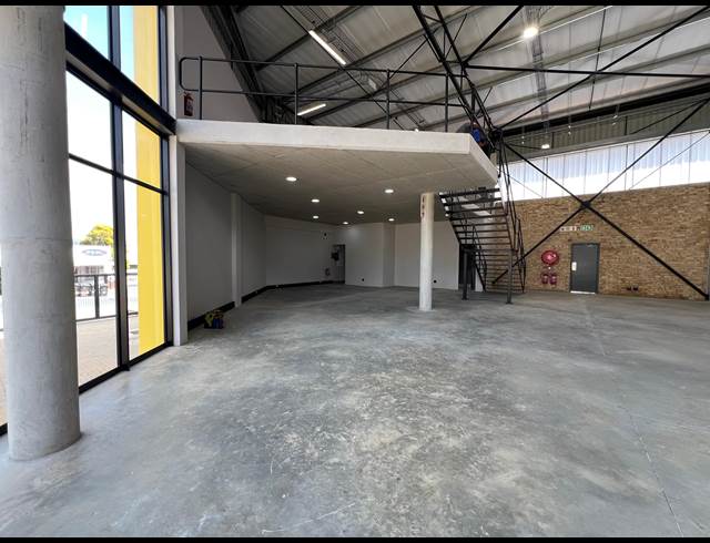 411M² WAREHOUSE TO LET IN STRIJDOMPARK