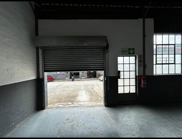 105M² WAREHOUSE TO LET IN WYNBERG