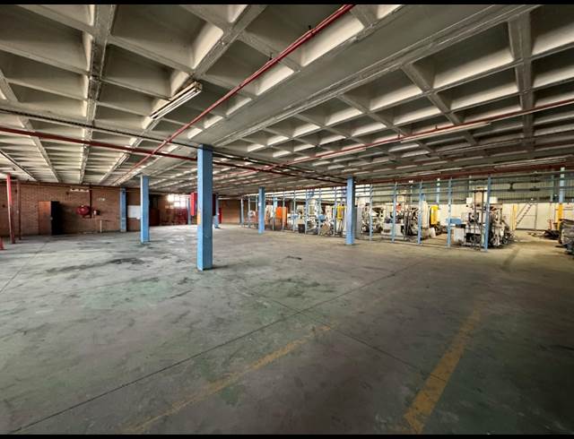 3,563M² WAREHOUSE TO LET IN INDUSTRIA WEST