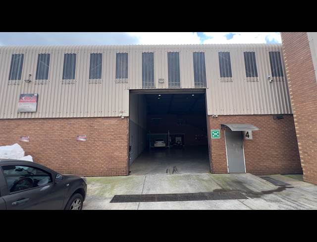 1,078M² WAREHOUSE TO LET IN AIRPORT PARK
