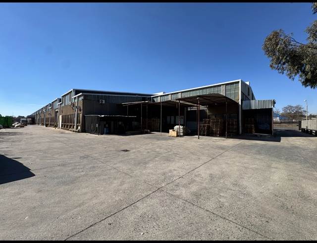 19,369M² WAREHOUSE TO LET IN STORMILL