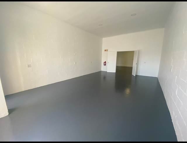 200M² WAREHOUSE TO LET IN MILNERTON CENTRAL