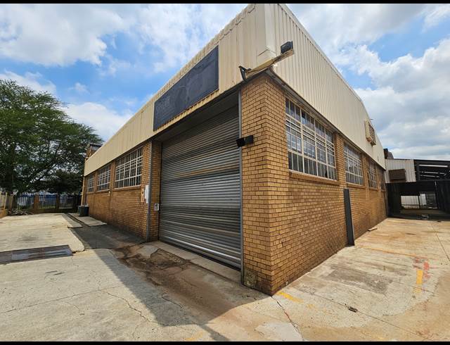 1,880M² WAREHOUSE TO LET IN MEADOWDALE