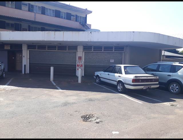 176M² RETAIL RENTED IN VILLIERIA
