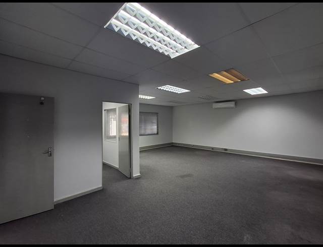 310M² OFFICE TO LET IN VINCENT