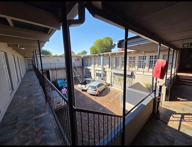 38M² WAREHOUSE TO LET IN KOEDOESPOORT INDUSTRIAL