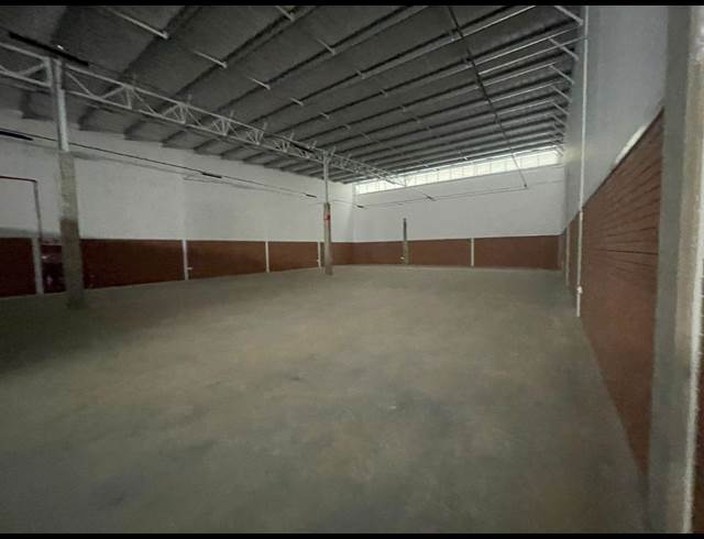 601M² WAREHOUSE TO LET IN CLAYVILLE
