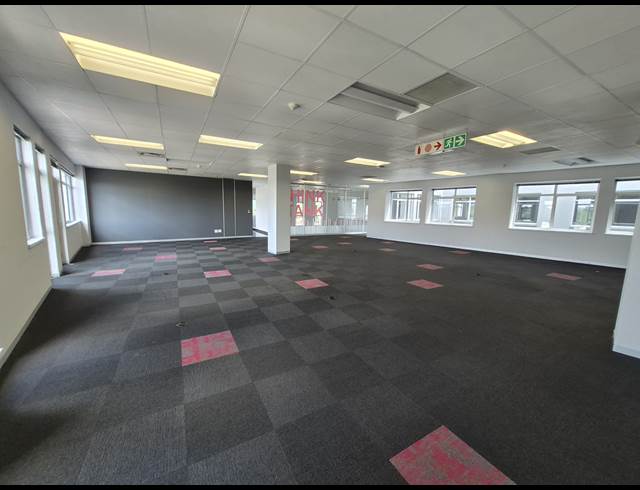 1,633M² OFFICE TO LET IN SANDTON CENTRAL