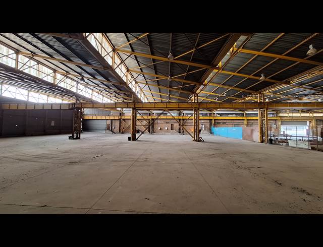 4,000M² WAREHOUSE TO LET IN STORMILL