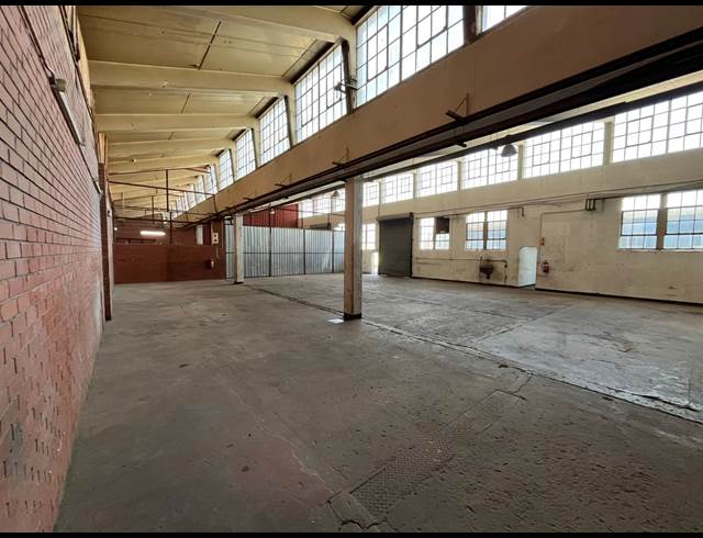 271M² WAREHOUSE TO LET IN NEW ERA