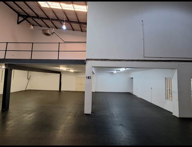 353M² WAREHOUSE TO LET IN NORTH RIDING