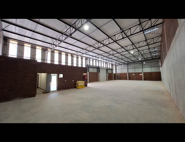 548M² WAREHOUSE TO LET IN LASER PARK