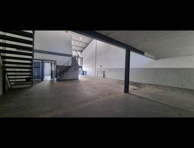 328M² WAREHOUSE TO LET IN AIRPORT INDUSTRIA