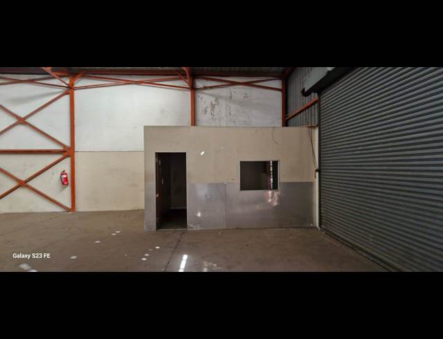 500M² WAREHOUSE TO LET IN CITY & SUBURBAN